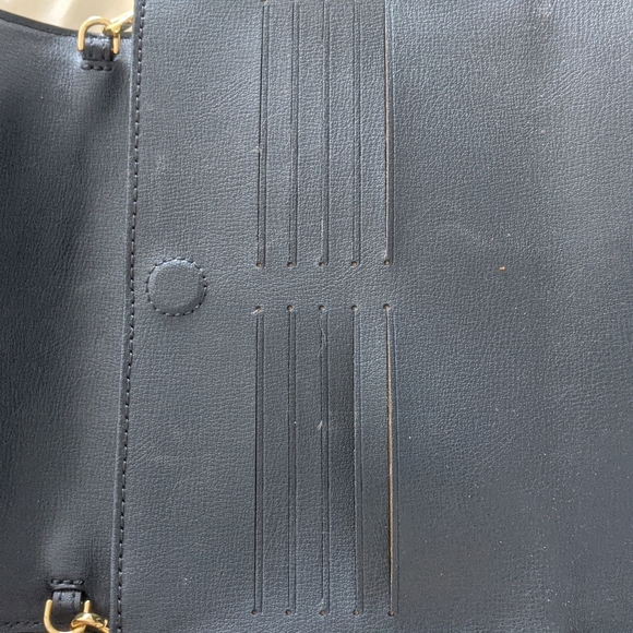 Michael kors bag make an offer - Picture 2 of 4